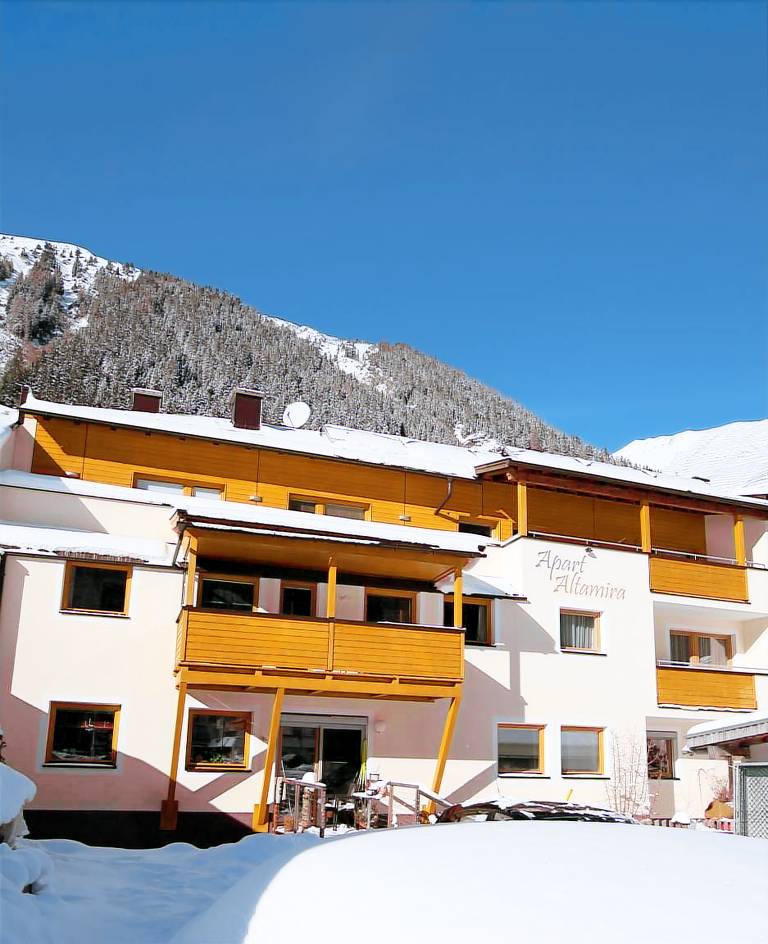 Child-friendly pleasant rental apartment with yard & terrace | Good for workation | Dogs allowed — photo 2