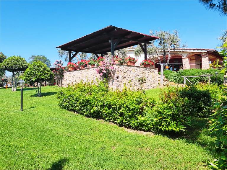 Villa with yard, private pool & BBQ — photo 4