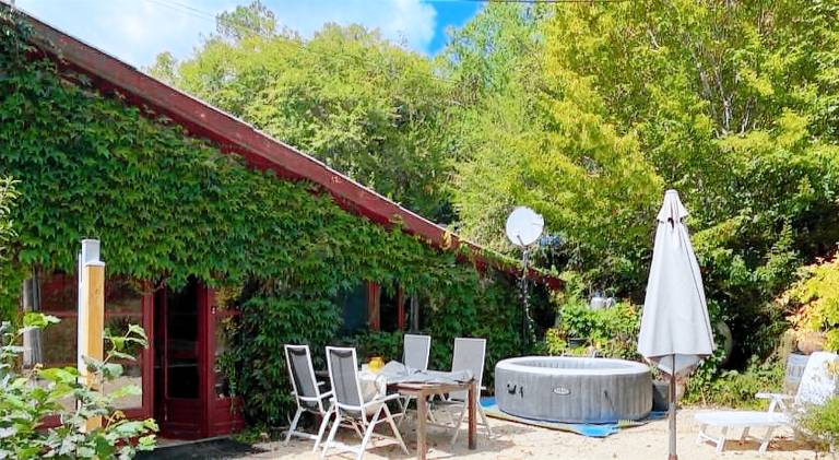 Apartment with terrace, garden & pool | Pet-friendly — photo 4