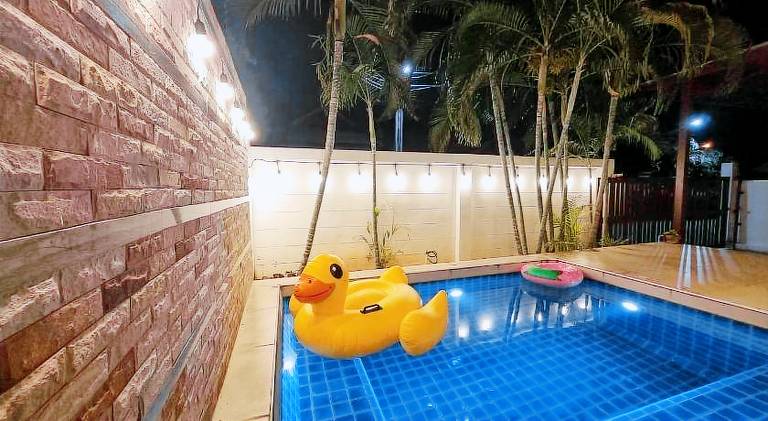 Villa with pool — photo 5