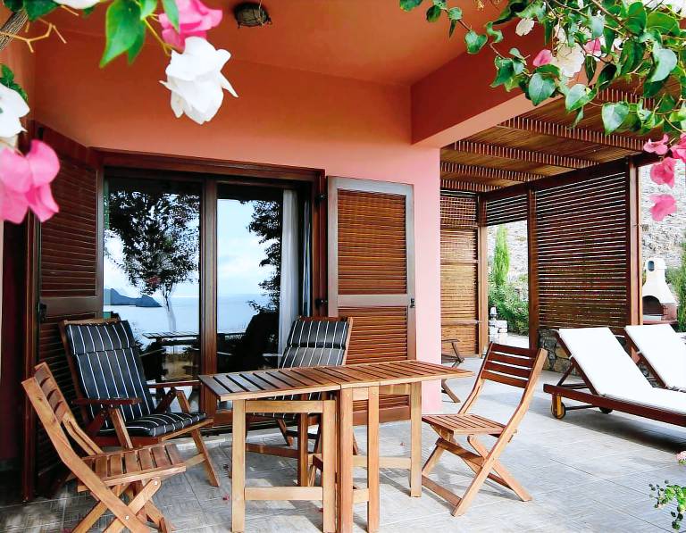 Apartment with BBQ, private pool & patio | Sea view — photo 2