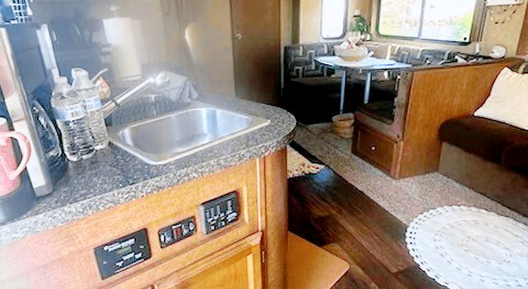 Villa with 1 room for 6 persons — photo 4