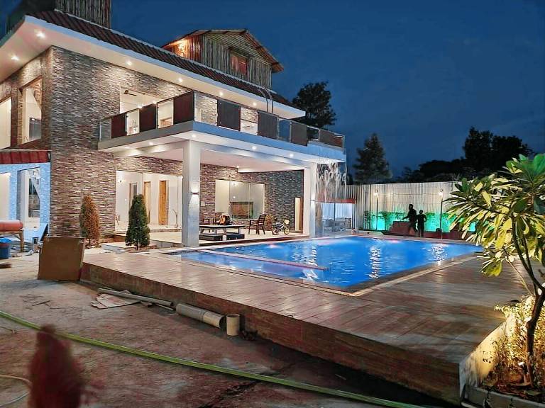 Spacious villa with yard & pool | Suitable for remote work | Pets allowed — photo 3