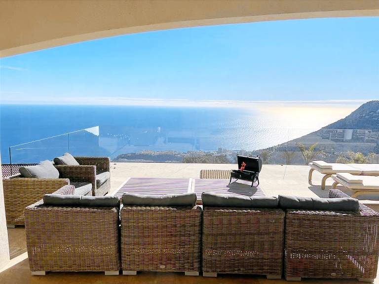 Luxury villa with sea view over Monaco — photo 2