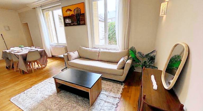 Rental apartment with 2 rooms for 6 persons in Olivet
