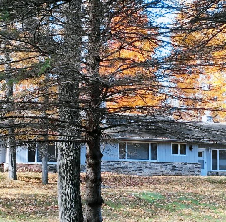 House  Gills Rock