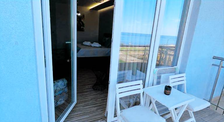 Apartment with terrace — photo 5