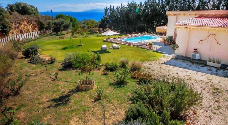 Driftwood eco Villa, privacy and tranquility! — photo 4
