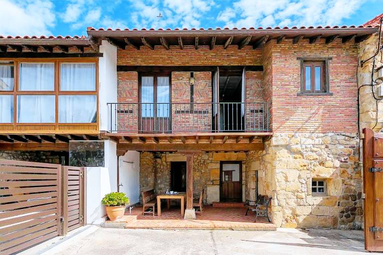 Casa con jard&iacute;n cerca de la playa El porton