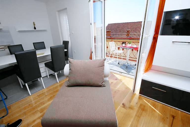 Fully equipped nice rental apartment with terrace | Beach nearby | Dogs allowed — photo 3
