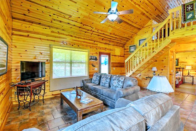 Dream Valley Mountain View Cabin w/ Covered Porch! — photo 3