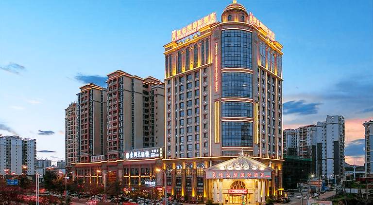 Vienna International Hotel Guangxi Dongxing Second Bridge Port High speed Railway Station