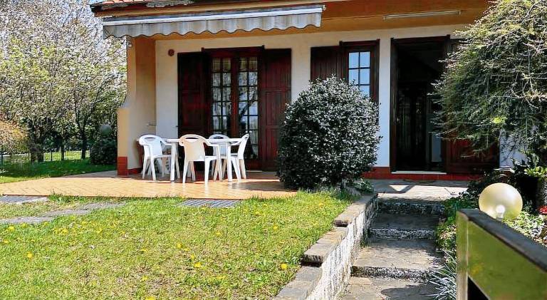 Vacation home with 3 rooms for 6 persons in Bergamo