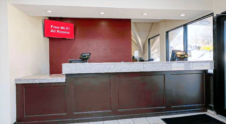 Red Roof Inn Warrenton — photo 5