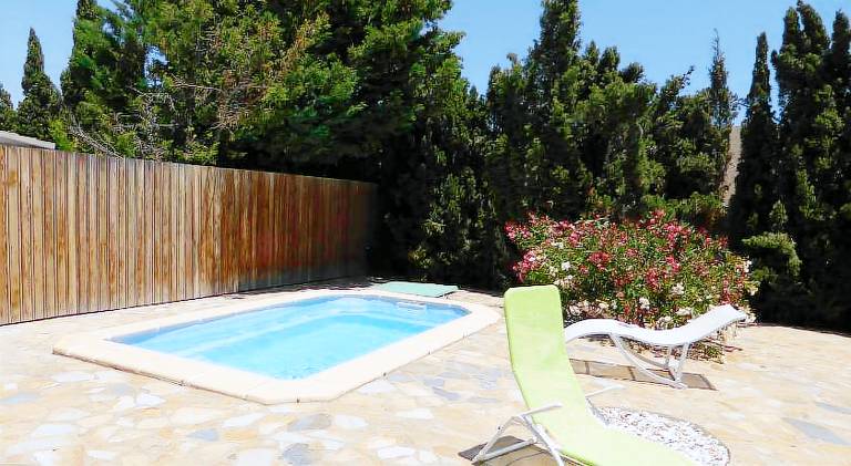 House with pool — photo 5