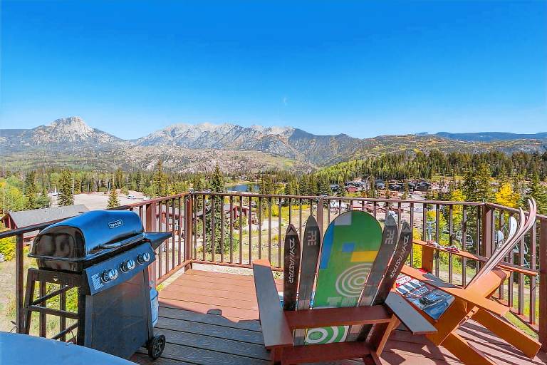 Family-oriented nice condo with jacuzzi, heated pool & fast internet | Mountain view | Next to the ski | Pets allowed — photo 3