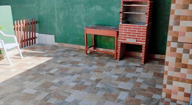 200 m&sup2; Ferienhaus