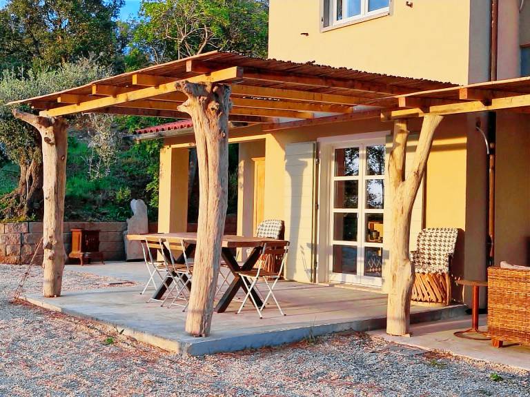 Villa with patio & garden — photo 2