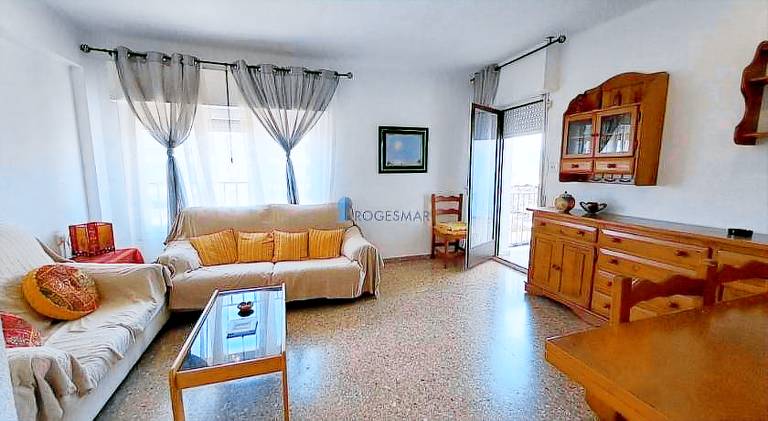 Rental apartment with patio — photo 2