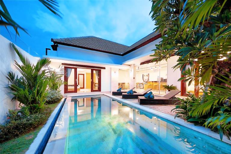 Selina_Berawa +3 BDR Brand NEW Villa HUGE Pool in Canggu