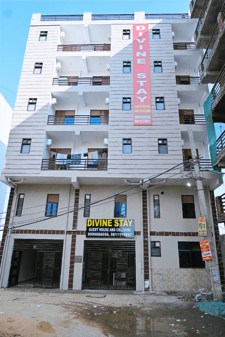 Hotel Divine Stay in Gurugram
