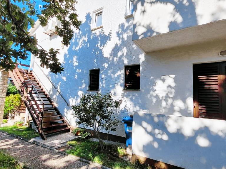 Rental apartment with terrace & BBQ — photo 4