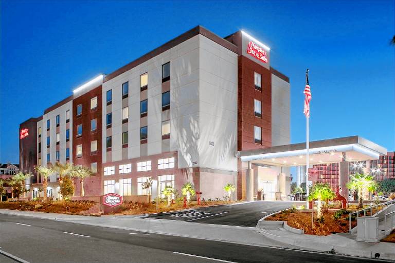 Hampton Inn & Suites Irvine-Orange County Airport — photo 2