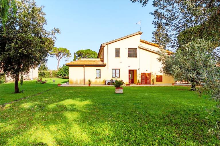 Children-friendly charming farm with BBQ, pool & terrace | Pet-friendly — photo 2