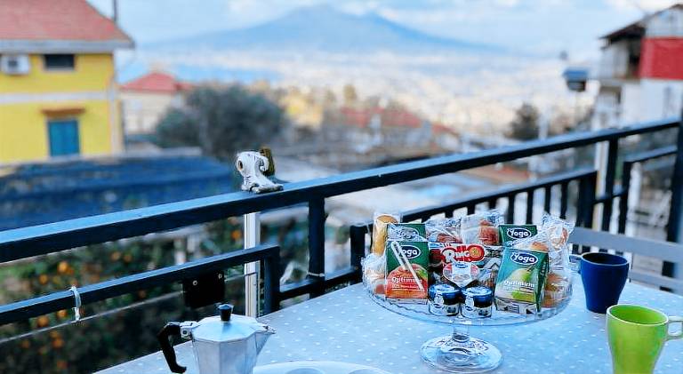 Holiday apartment with yard, barbeque & terrace — photo 3