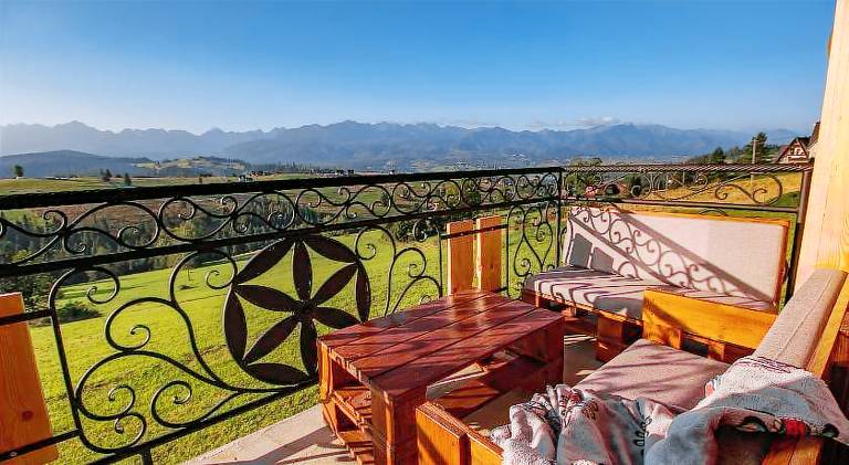 Chalet with terrace, barbecue & garden — photo 4