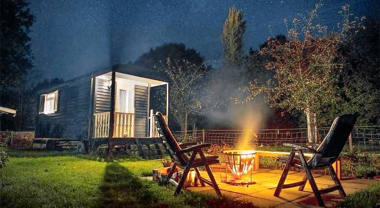 Pipowagen Elsebein Groningen Westerwolde unieke ligging met eigen tuin en vrij uitzicht over veld na