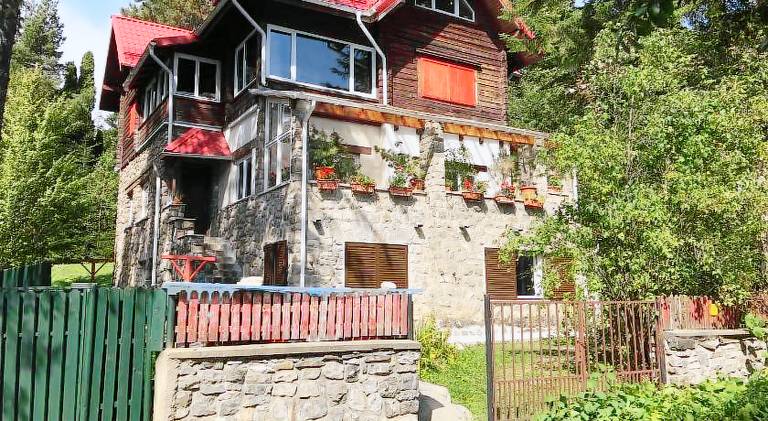 Pleasant rental apartment | Ski nearby | Dogs allowed in Predeal