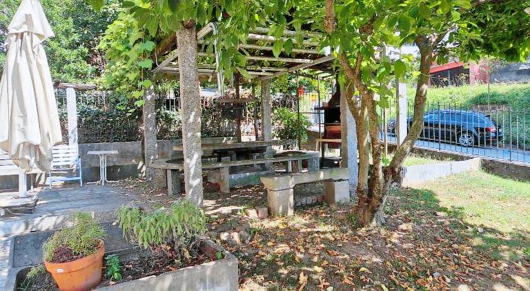 Apartment with grill & patio — photo 3