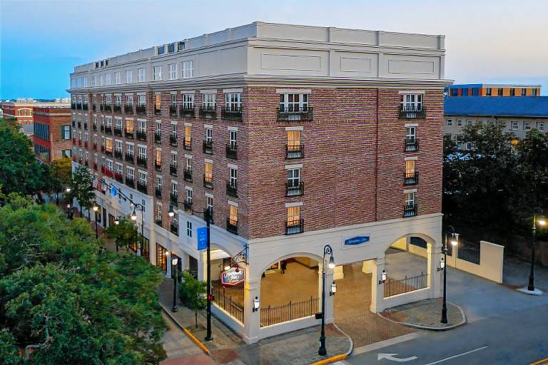 Hampton Inn Savannah-Historic District in Savannah, GA