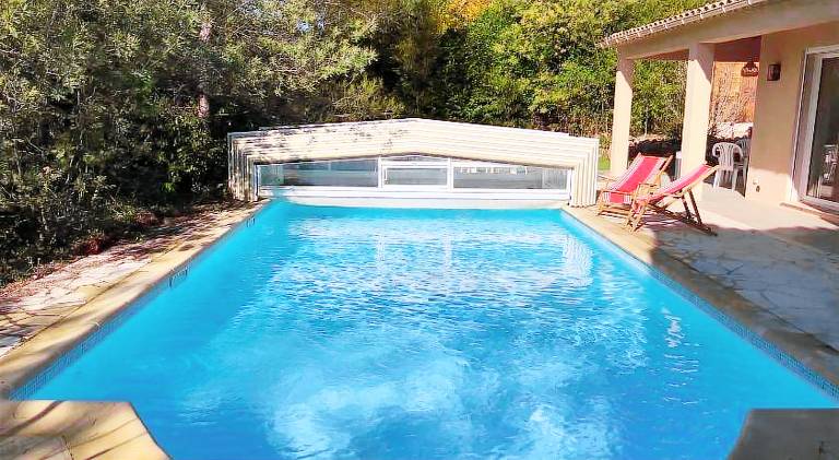 Holiday apartment with pool in Valbonne