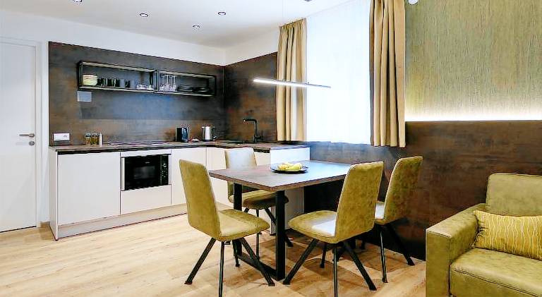 Apartment with patio in Brunico