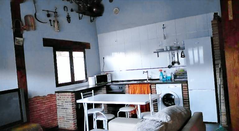Children-friendly house with patio, garden & barbecue | Pets allowed — photo 3