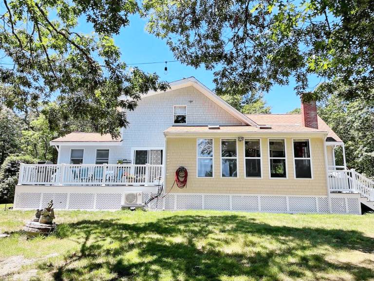 Wareham Apartments & Vacation Rentals from 120 HomeToGo