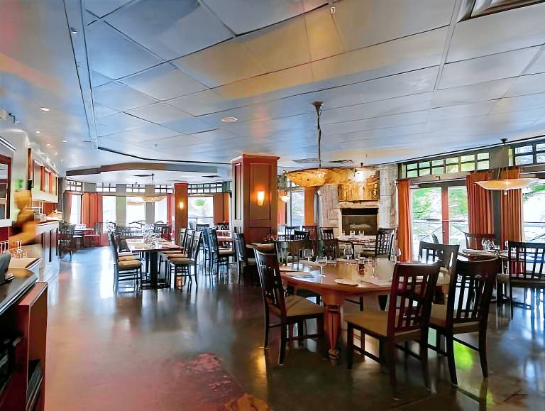 Pinnacle Hotel Whistler — photo 4