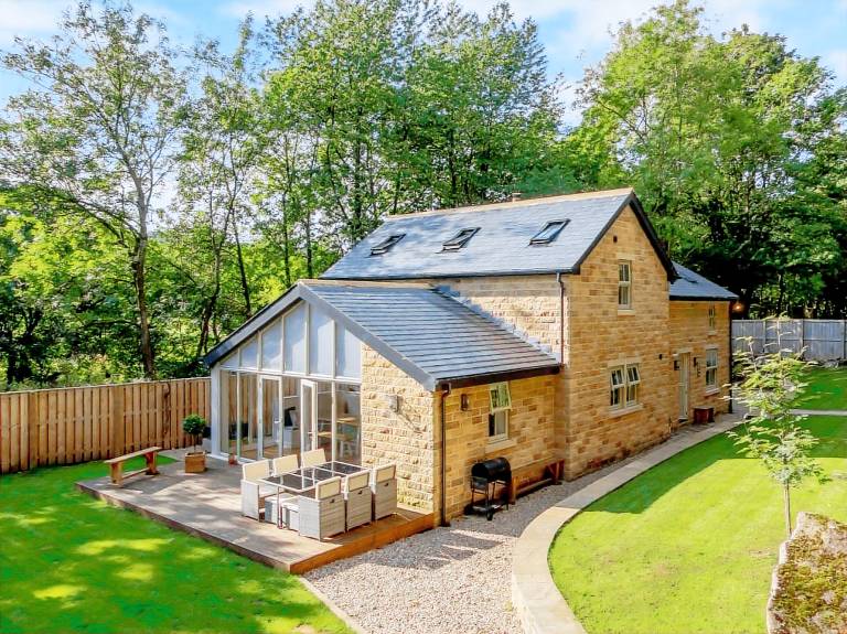 Fully equipped nice cottage with garden | Pets are welcome in Harrogate