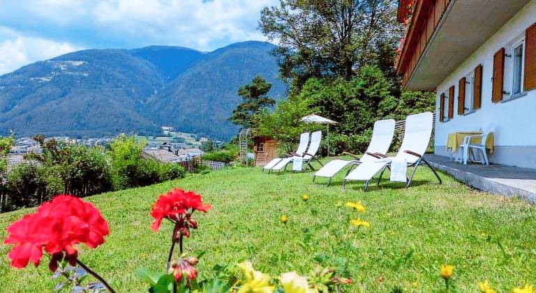 Holiday apartment with yard & patio | Suitable for remote work — photo 4
