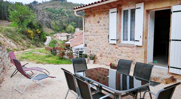 Vacation home with 2 rooms for 4 persons in Aubenas