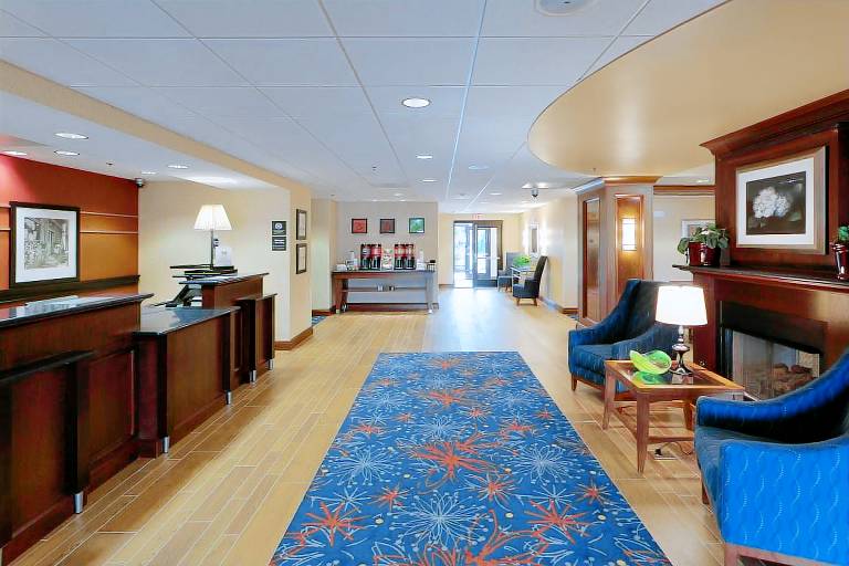 Hampton Inn Warrenton — photo 3