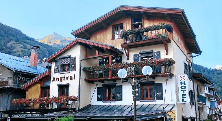 Hotel Restaurant Angival - Chambres et Appartement in Bourg-Saint-Maurice