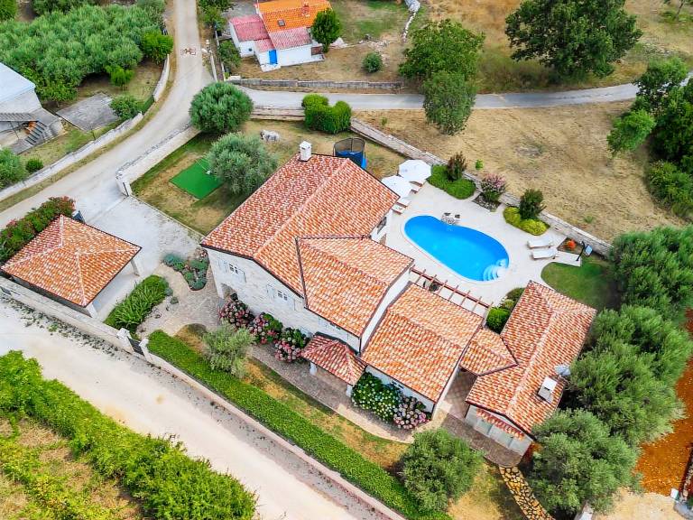House with barbeque, terrace & yard | Sea view — photo 2