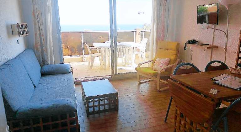 Rental apartment with pool — photo 2