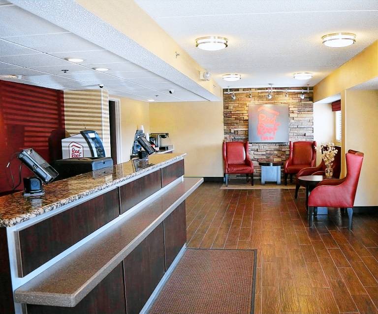 Red Roof Inn Syracuse — photo 4