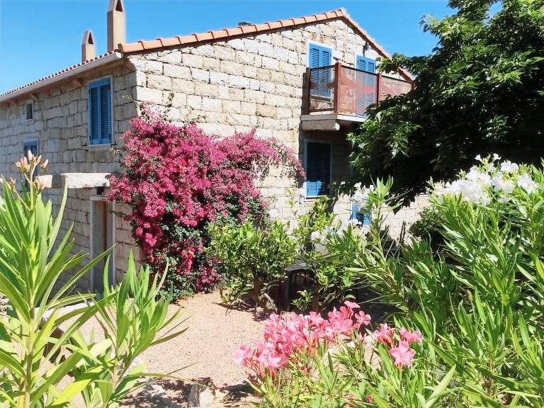 Cottage  Figari