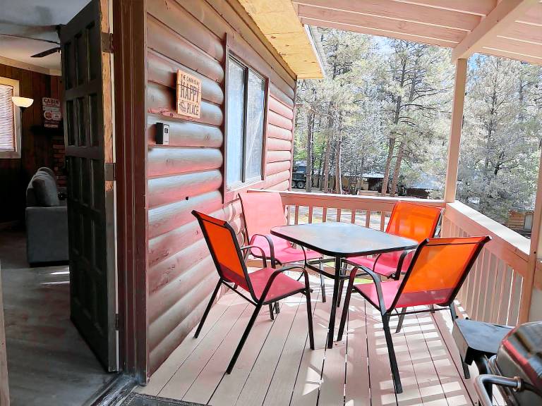 Family-friendly lovely cabin with hot tub & barbecue | Mountain view | Pet-friendly — photo 2