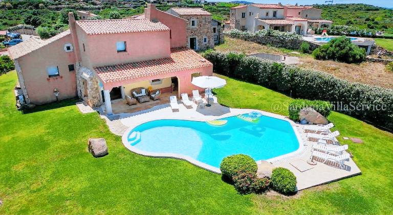 Lovely villa with barbeque, private pool & garden | Pets are welcome — photo 5